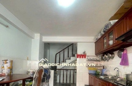 NHÀ QUẬN 1- MẶT TIỀN ĐƯỜNG 6M XE TẢI QUAY ĐẦU - TRỆT 3 LẦU - 23.4M2 - 6.5 TỶ